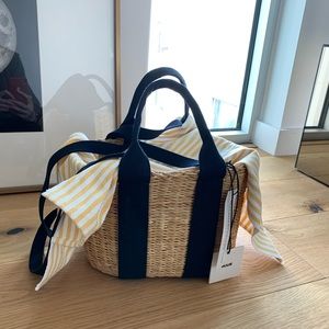 MUUN mini straw bag